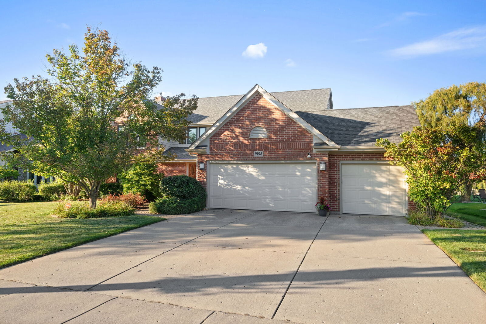 Property Photo:  1998 Sheridan Court  IL 60089 