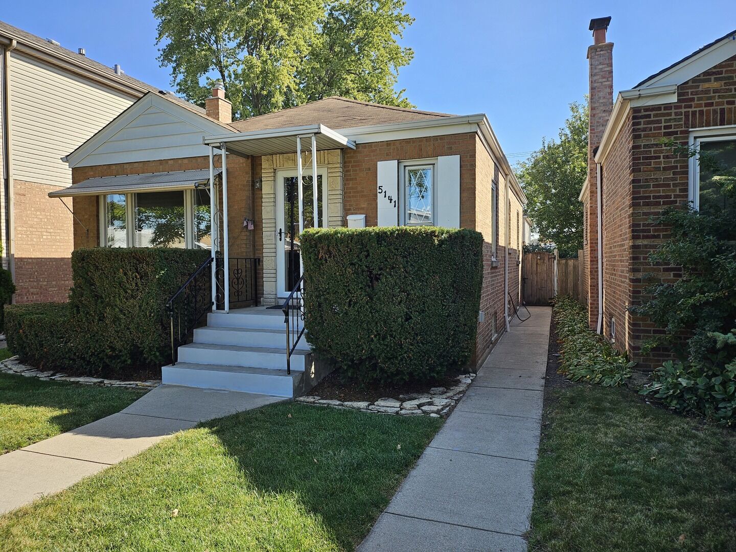 Property Photo: 5141 S Merrimac Avenue IL 60638