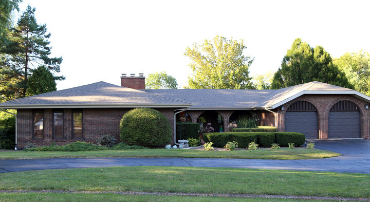 5 Lagoon Drive  Hawthorn Woods IL 60047 photo