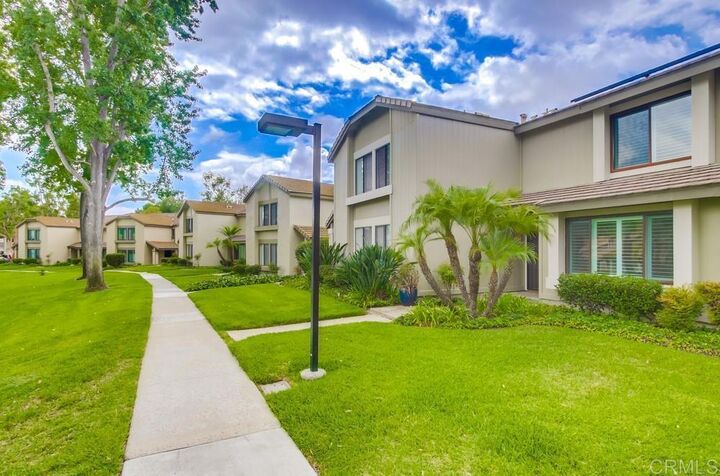 Property Photo:  5283 Edge Park Way  CA 92124