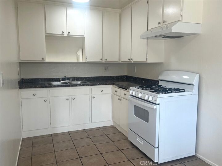 Property Photo:  101 N Tustin Avenue 3  CA 92807 