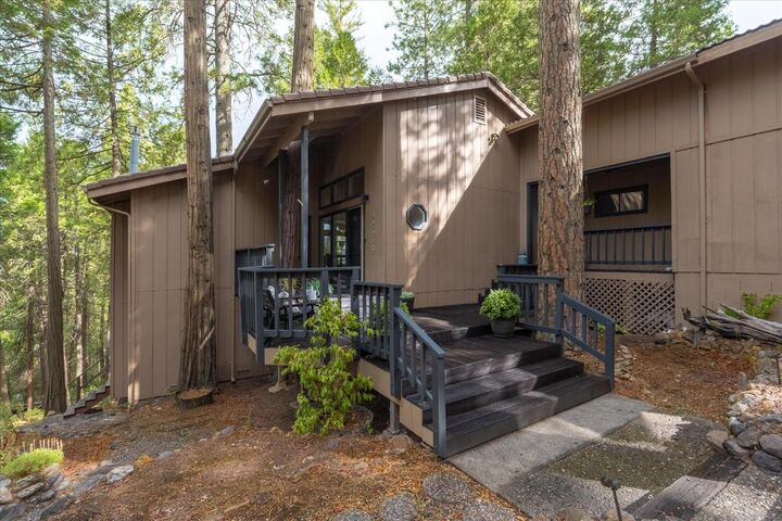 723 Larkspur Lane  Murphys CA 95247 photo