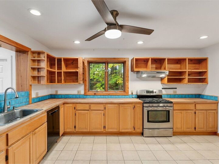 Property Photo:  475 Pettingill Road  VT 05494 