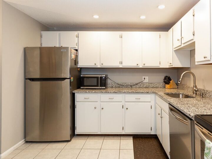 Property Photo:  1708 White Cedar Boulevard  NH 03801 