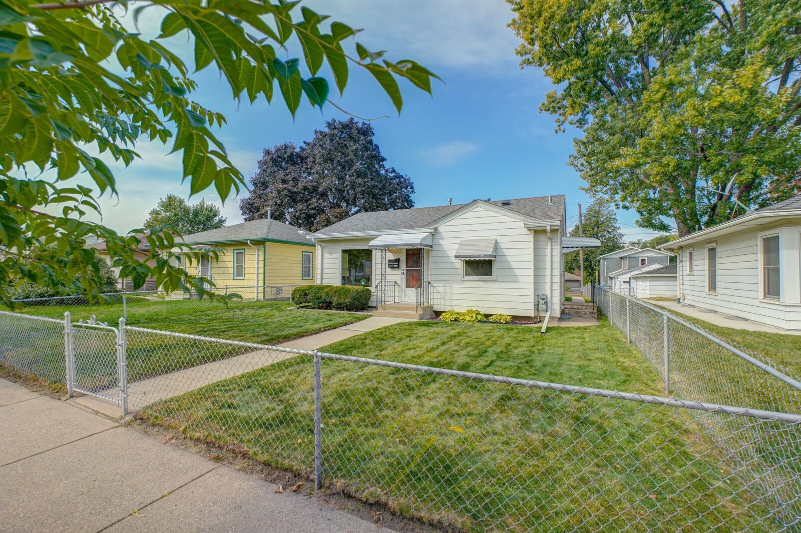 Property Photo:  3550 2nd Street NE  MN 55418 