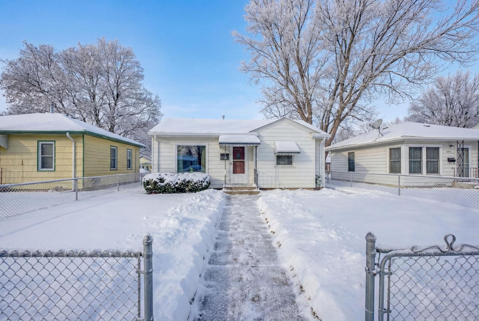 Property Photo:  3550 2nd Street NE  MN 55418 