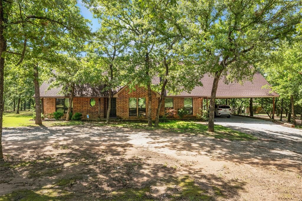 Property Photo: 483 County Road 1591 TX 76270
