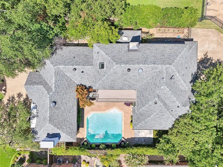 Property Photo: 5705 Bent Oak Place TX 75248