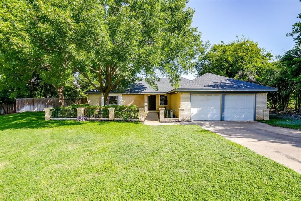 Property Photo:  6604 Ems Court  TX 76116 