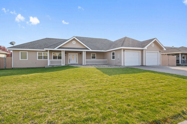 6324 Altadena Drive  Klamath Falls OR 97603 photo