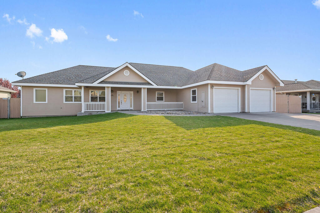 Property Photo:  6324 Altadena Drive  OR 97603 