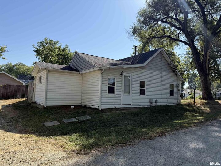 Property Photo:  116 Oaklawn Terrace  IL 61610 