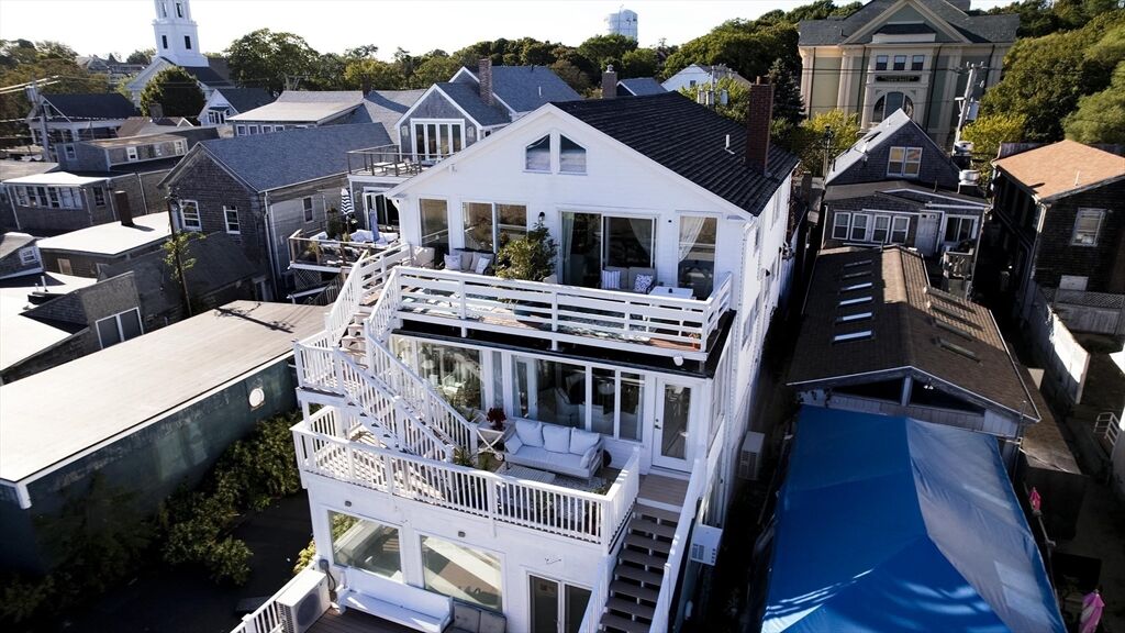 Property Photo:  265 Commercial St  MA 02657 