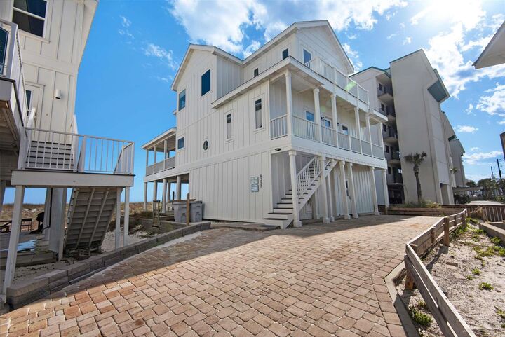 8257 Gulf Blvd  Navarre Beach FL 32566 photo