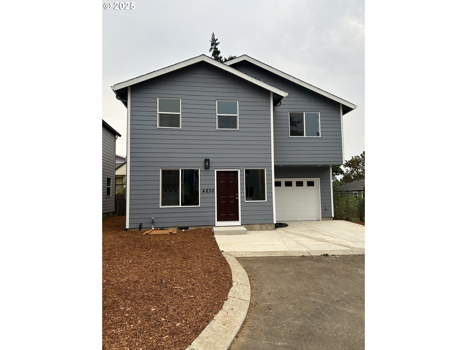 Property Photo:  4830 SE 118th Pl  OR 97266 