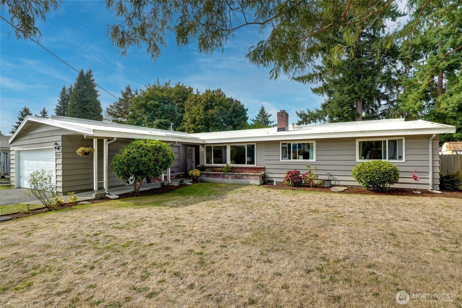 Property Photo:  929  165th Avenue SE  WA 98008 