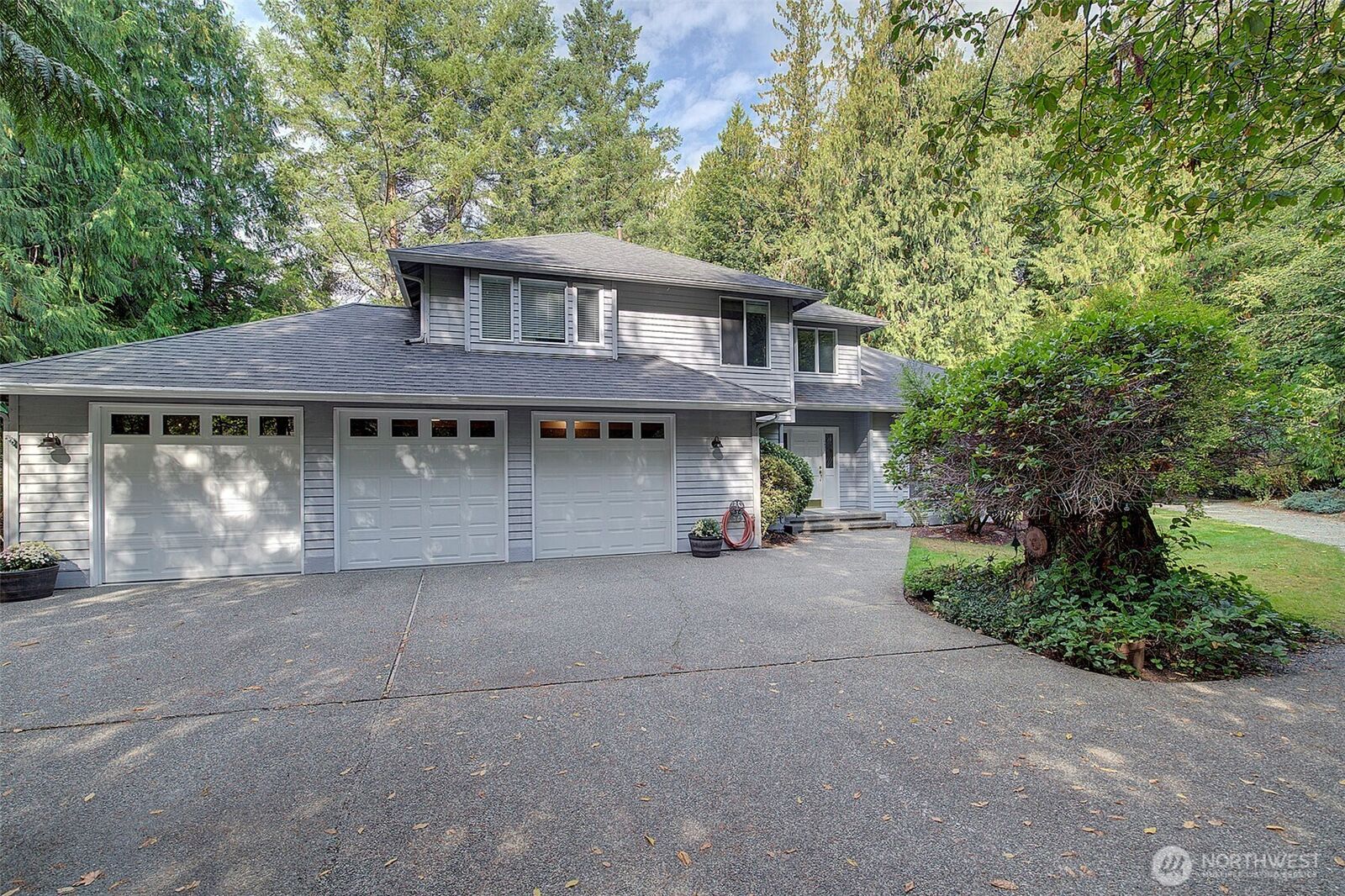 Property Photo: 1432 254th Place SE WA 98075