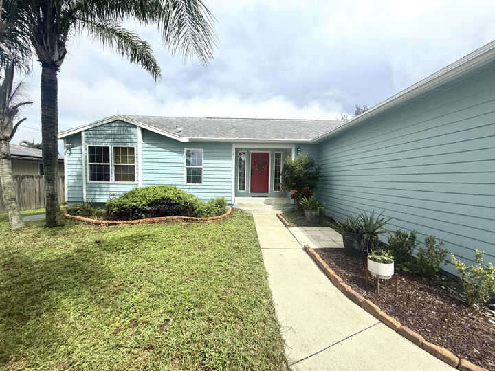 Property Photo:  2509 SW Cooper Lane  FL 34984