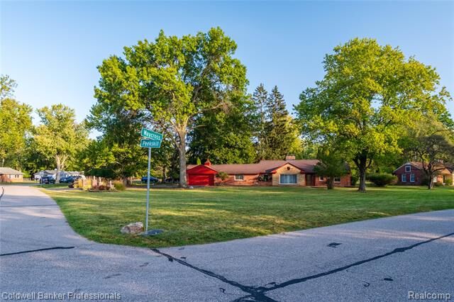 Property Photo:  25100 Peekskill  MI 48033 