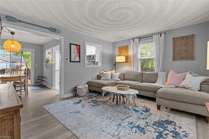 Property Photo:  424 E Ocean Ave  VA 23503 