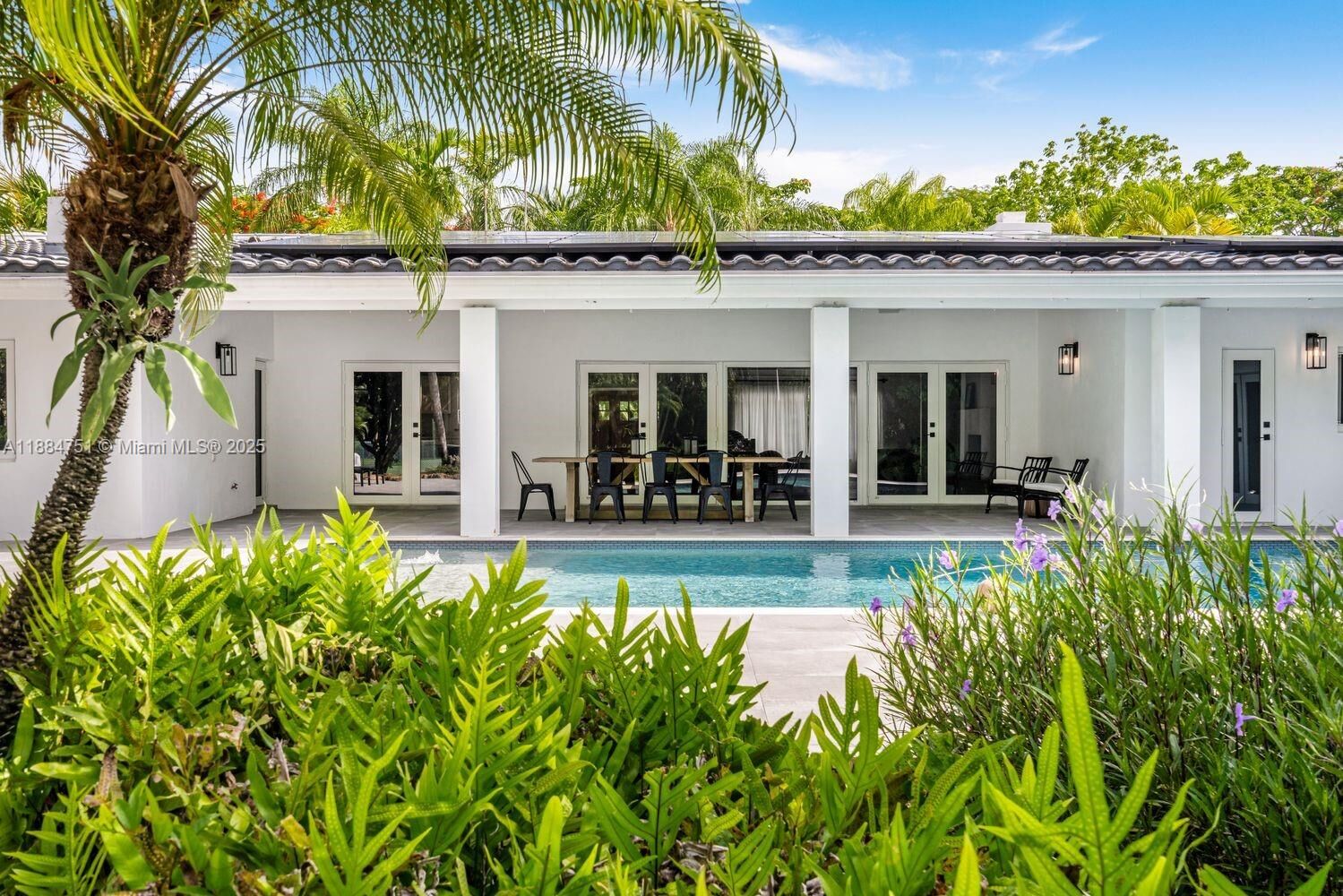 Property Photo: 6140 SW 121st St FL 33156