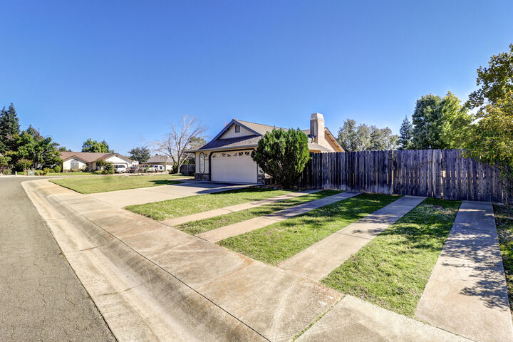 Property Photo:  4334 Mountain Glen Court  CA 96001 