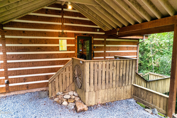 Property Photo: 317 Matterhorn Drive TN 37738
