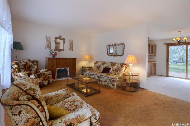 Property Photo: 1008 Parklane Drive SK S0H 0B0