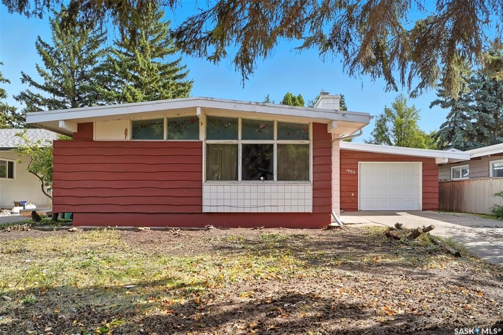Property Photo:  1805 Madden Avenue  SK S7H 3M7 