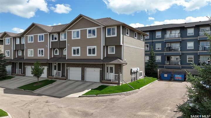 Property Photo:  212 Willis Crescent 401  SK S7T 0R7 