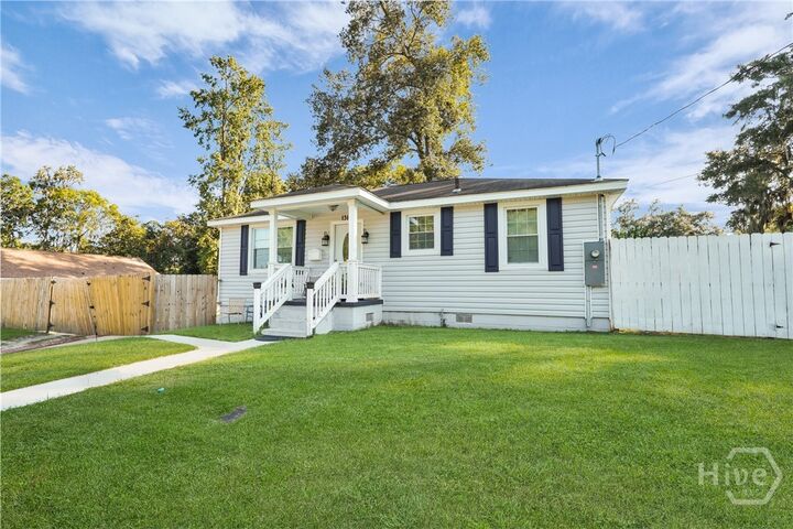 Property Photo: 1313 E 70th Street GA 31404