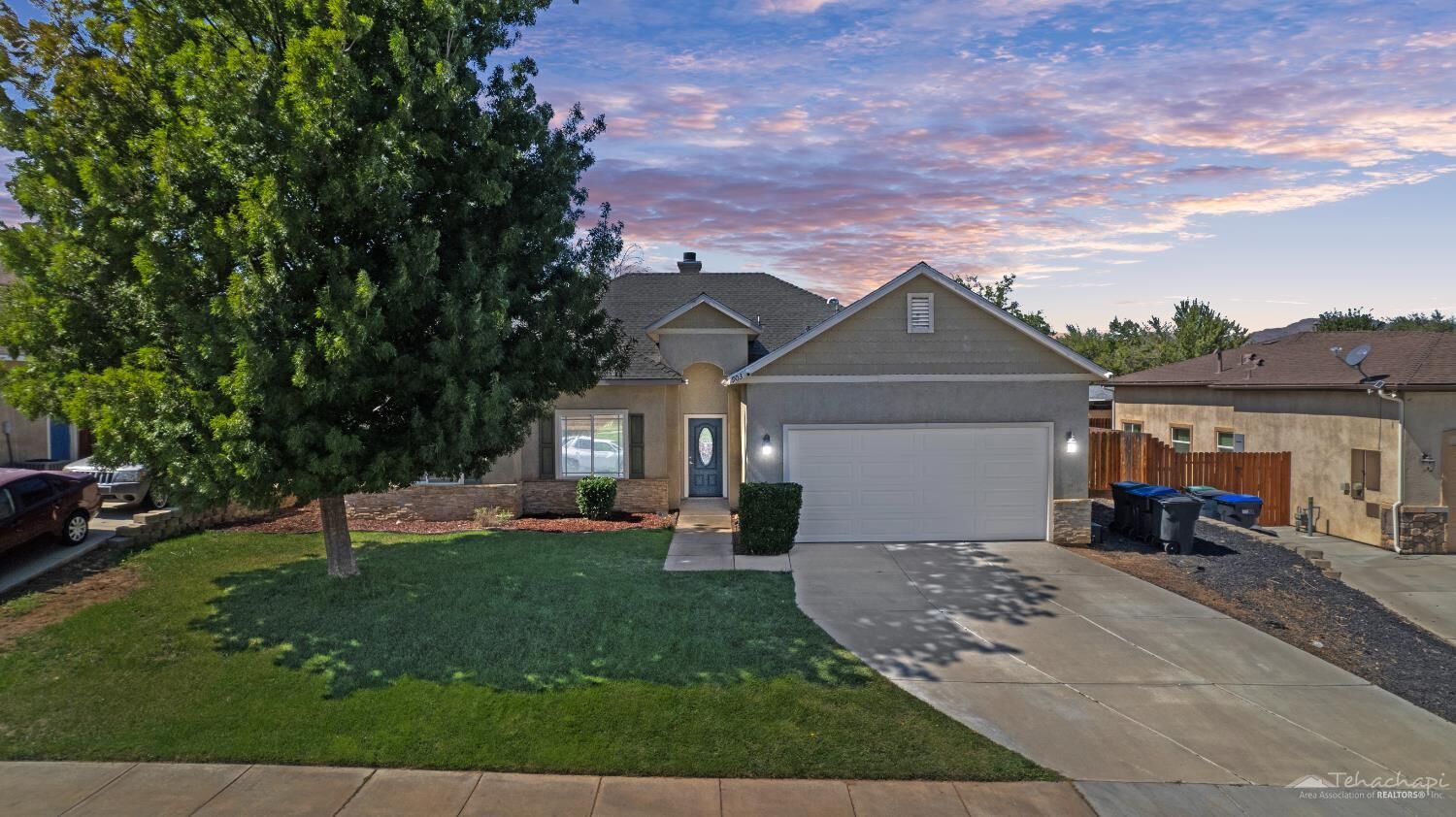 Property Photo:  903 Mulberry Street  CA 93561 