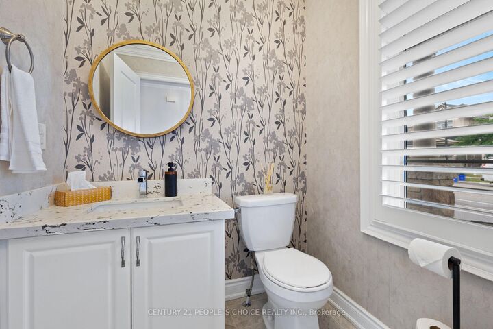 Photo de la propriété:  240 Etheridge Avenue  ON L9E 1H6 