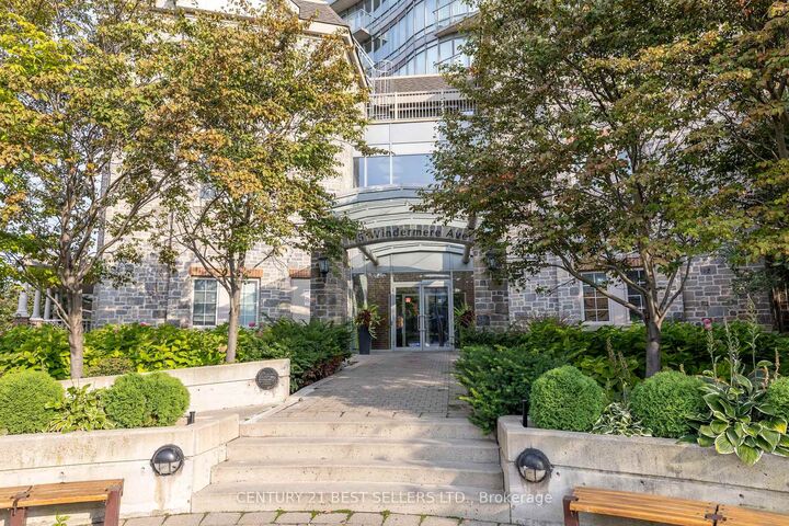 Property Photo:  15 Windermere Avenue 609  ON M6S 5A2 