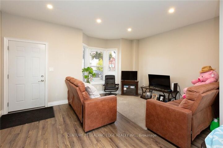 Property Photo:  382 Cannon Street E A  ON L8L 2C4 