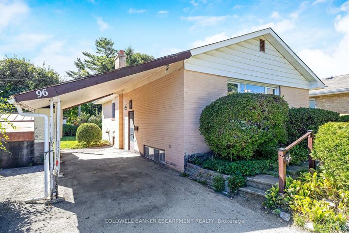 Photo de la propriété: 96 Churchill Road ON L7J 2J4