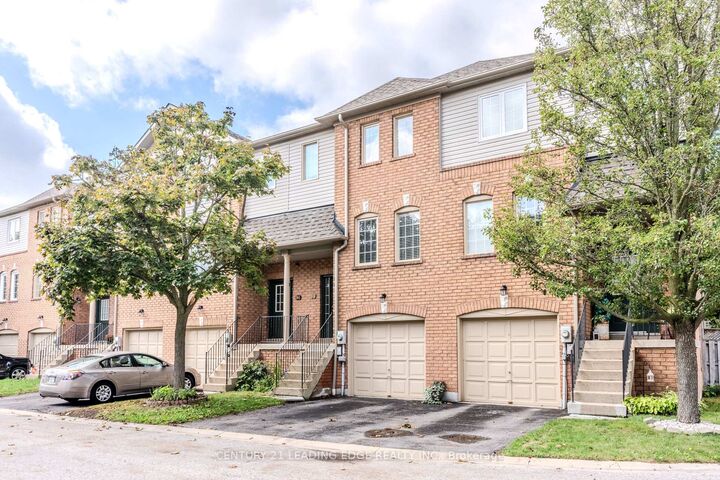 Photo de la propriété:  98 Aspen Parkway  ON L1N 9M6 