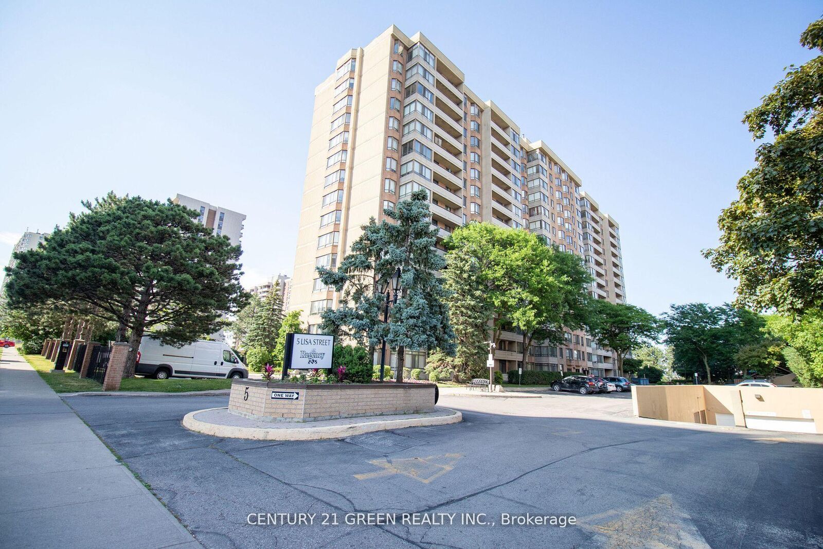 Property Photo: 5 Lisa Street 706 ON L6T 4T4