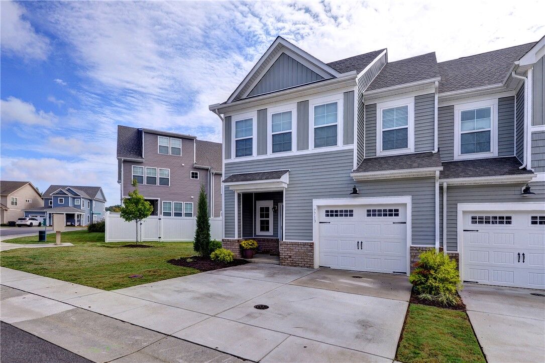 Property Photo:  7713 Leeds Castle Lane  VA 23124 