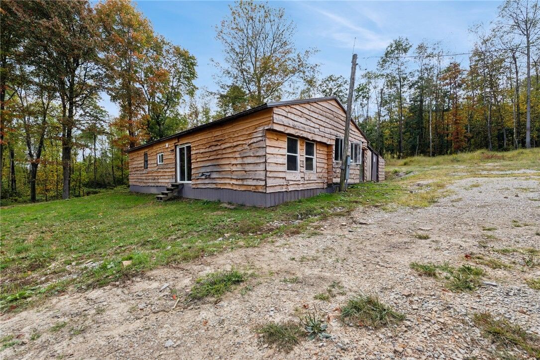 Property Photo:  135 Sandy Flat Rd  PA 15425 