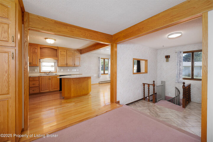 Property Photo: 921 4th Avenue E ND 58601