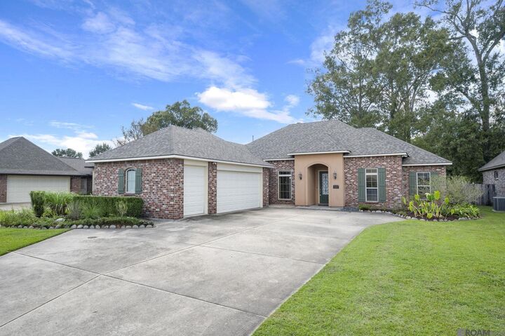 Property Photo:  16525 Pearson Dr  LA 70769 