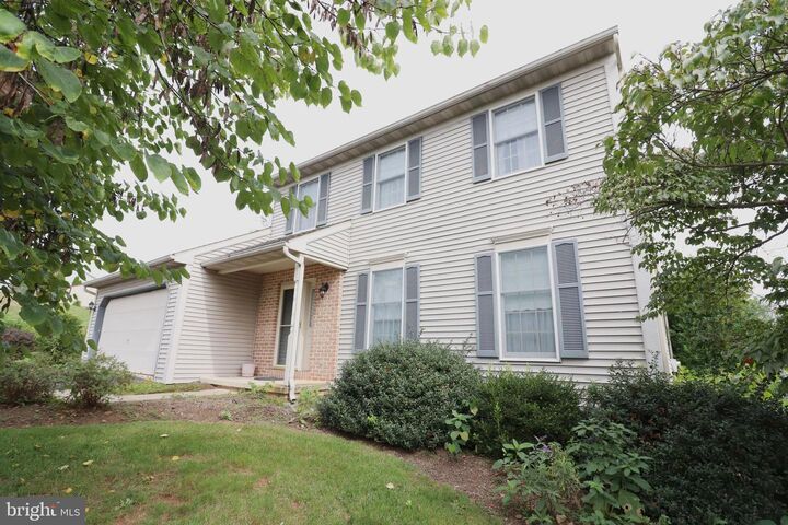 Property Photo:  9 Hawthorne Drive  PA 17517 