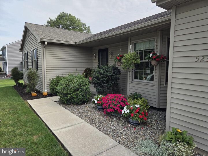 Property Photo:  5232 Meadow Lane  PA 17527 