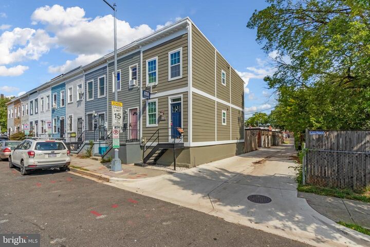 Property Photo:  635 20th Street NE  DC 20002 