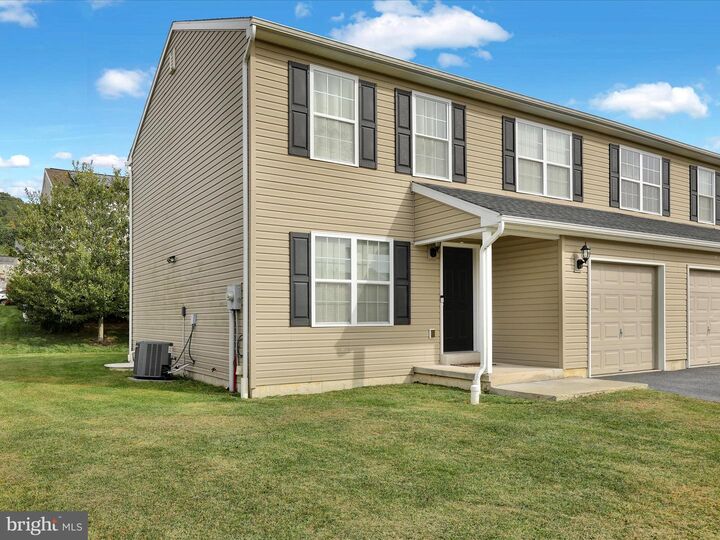Property Photo:  1011 Jean Avenue  PA 19560 