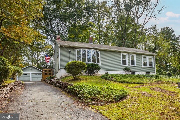 86 Jacobs Creek Road  Ewing NJ 08628 photo