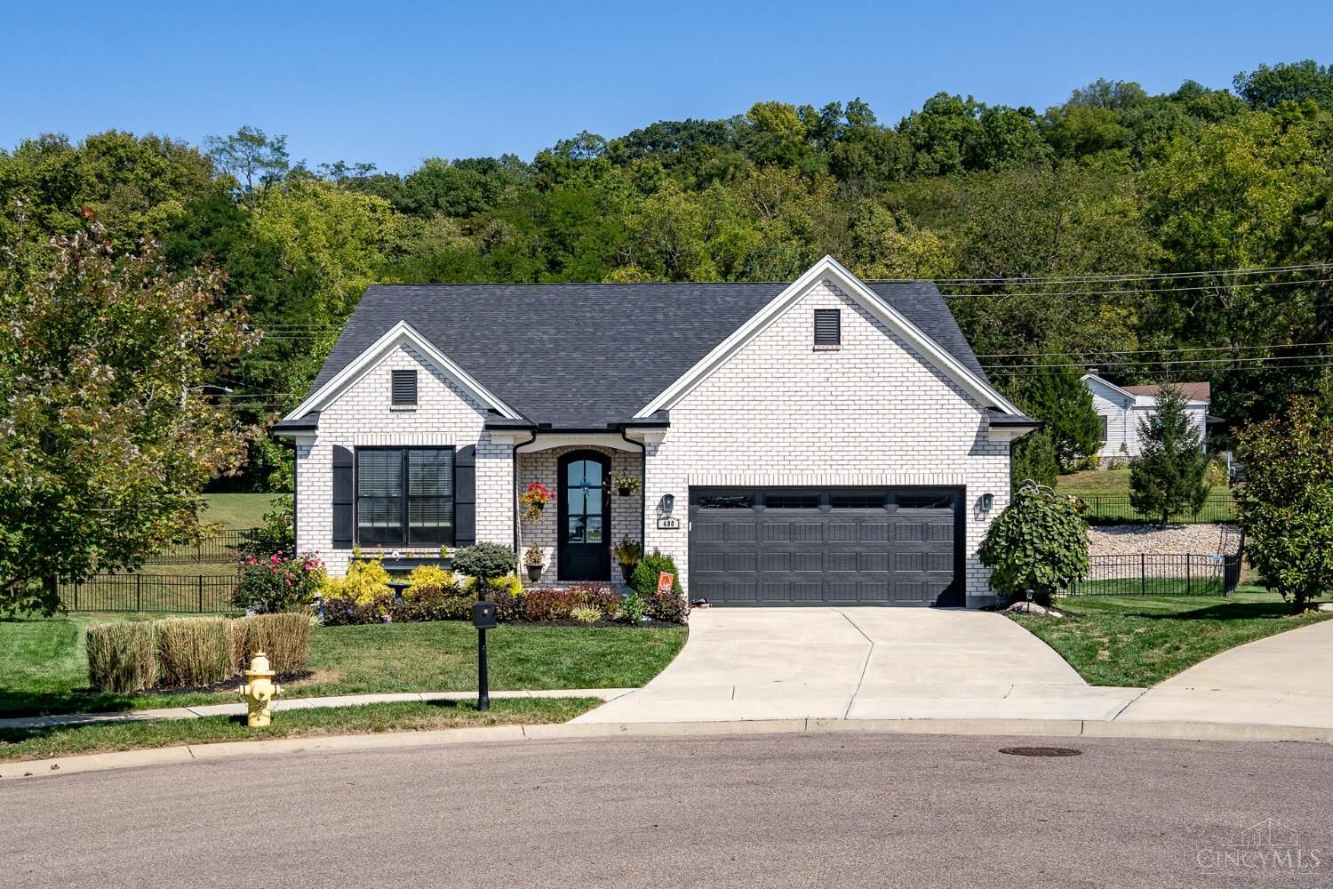 Property Photo:  400 Parkview Circle  OH 45233 