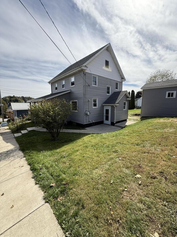 Property Photo:  9 South Ave  PA 15801 