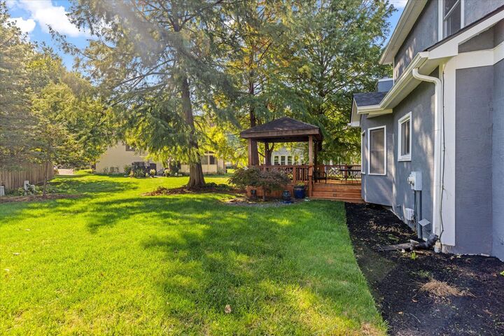 Property Photo:  900 Old Pine Drive  OH 43230